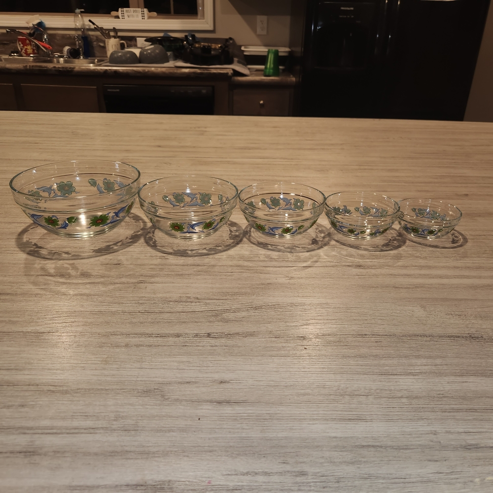 Heat Resistant Glass Durable Bowls Five Piece Set Floral Design Nesting Bowls - Picture 3 of 6